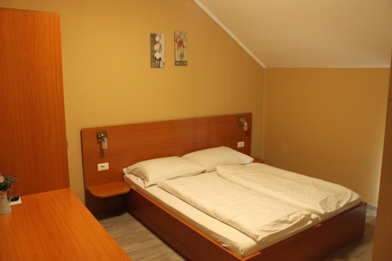 Guesthouse Rezekov Podrum Jastrebarsko Luaran gambar