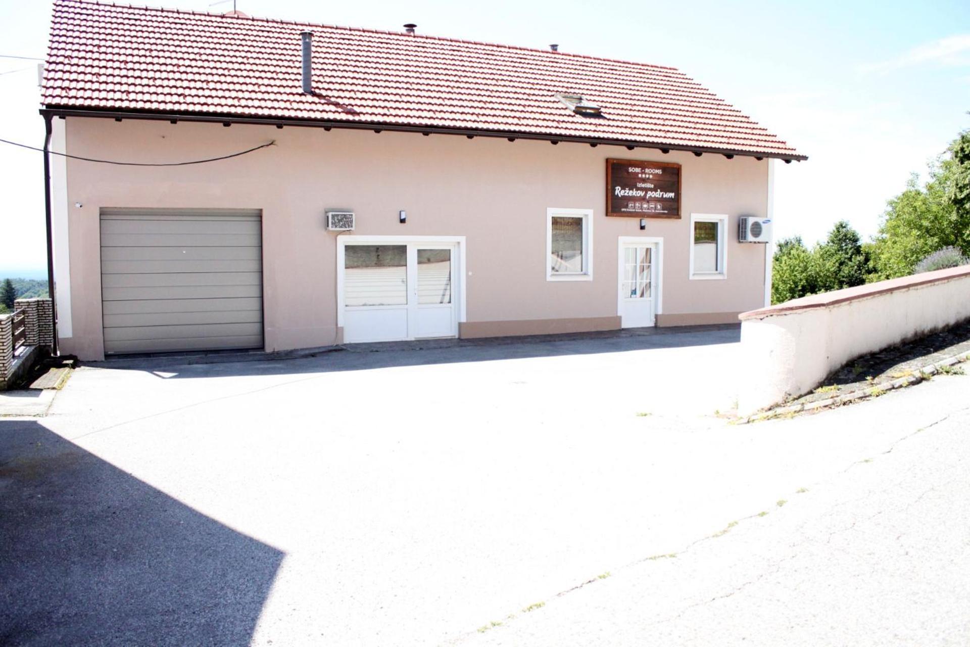 Guesthouse Rezekov Podrum Jastrebarsko Luaran gambar